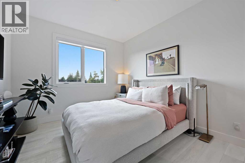 Photo 36 of 435 18 A Street Nw, Calgary AB