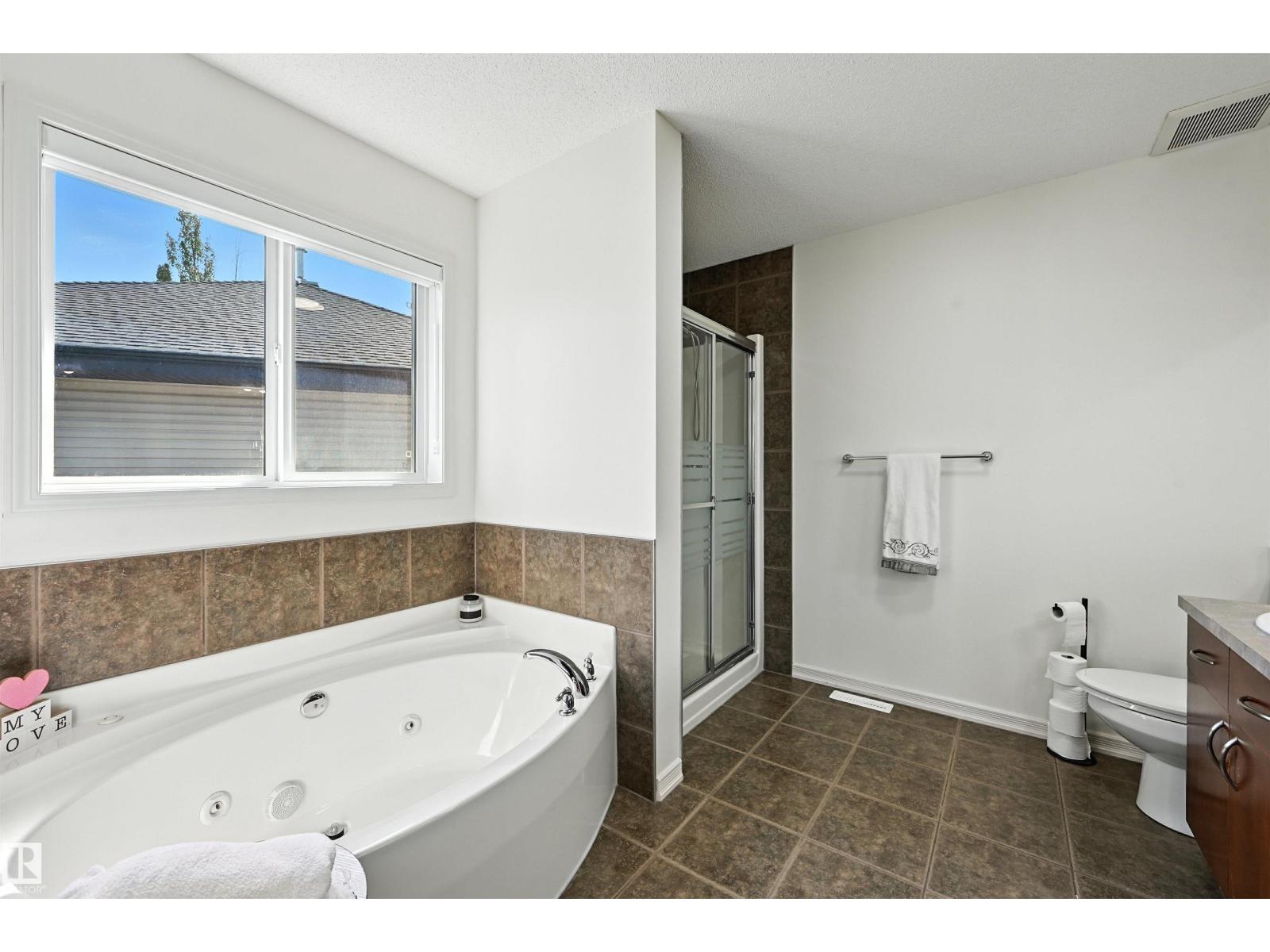 Photo 29 of 2915 Tredger Green Gr Nw, Edmonton AB