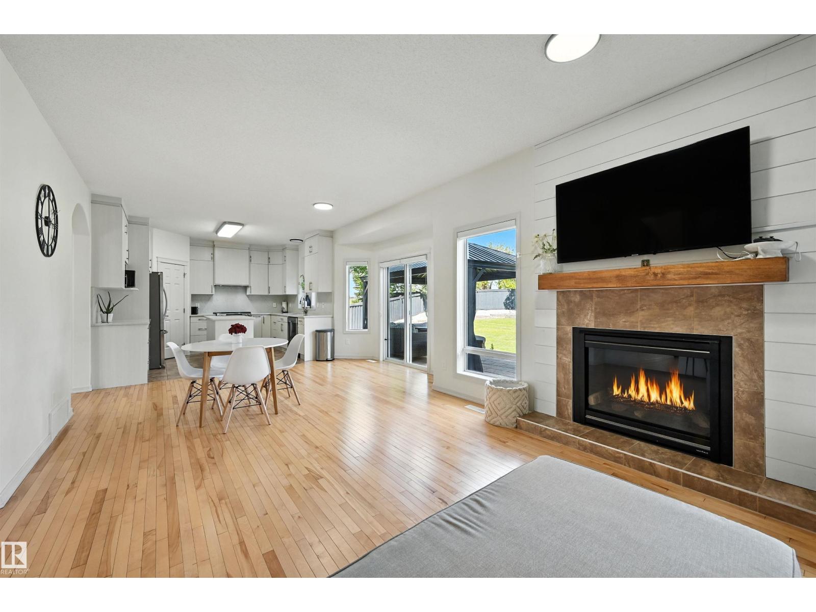 Photo 10 of 2915 Tredger Green Gr Nw, Edmonton AB