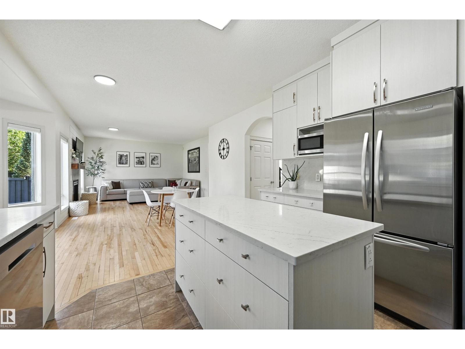 Photo 14 of 2915 Tredger Green Gr Nw, Edmonton AB