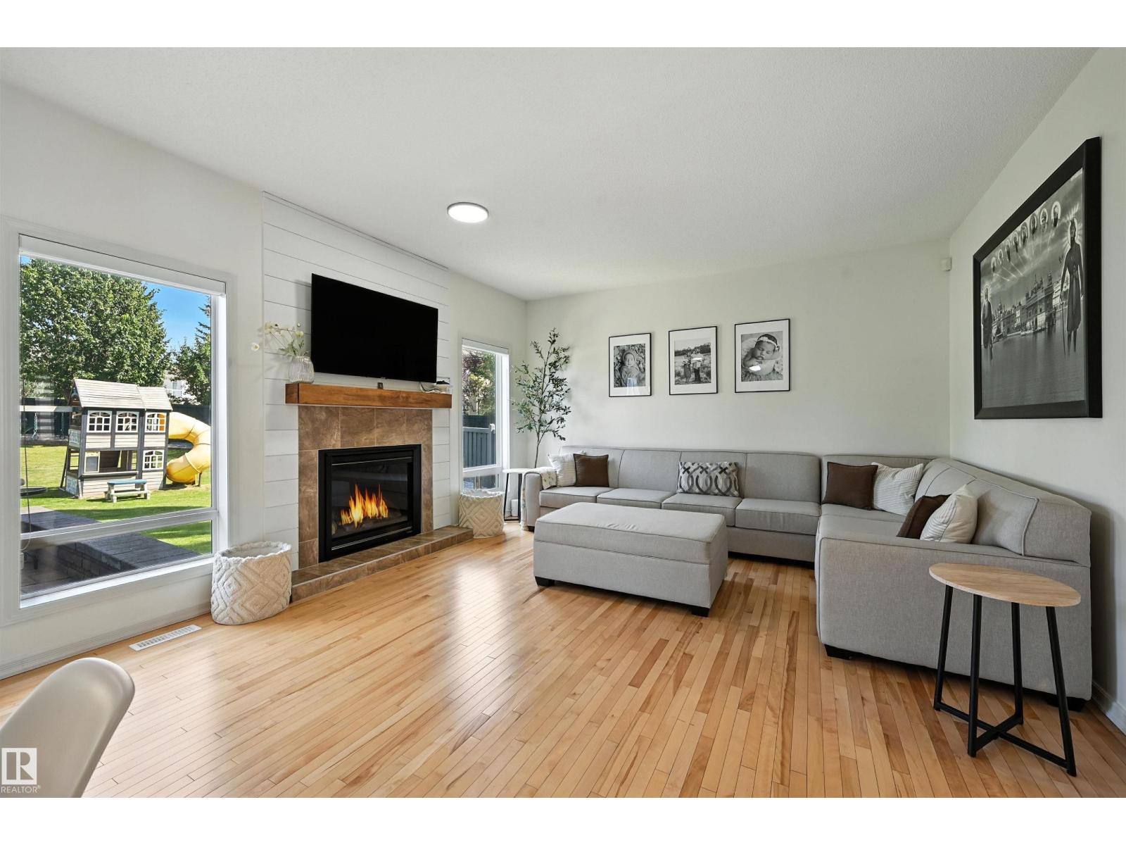 Photo 9 of 2915 Tredger Green Gr Nw, Edmonton AB