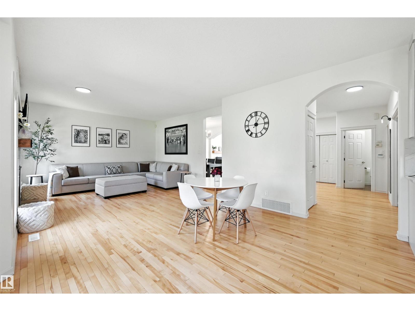 Photo 12 of 2915 Tredger Green Gr Nw, Edmonton AB