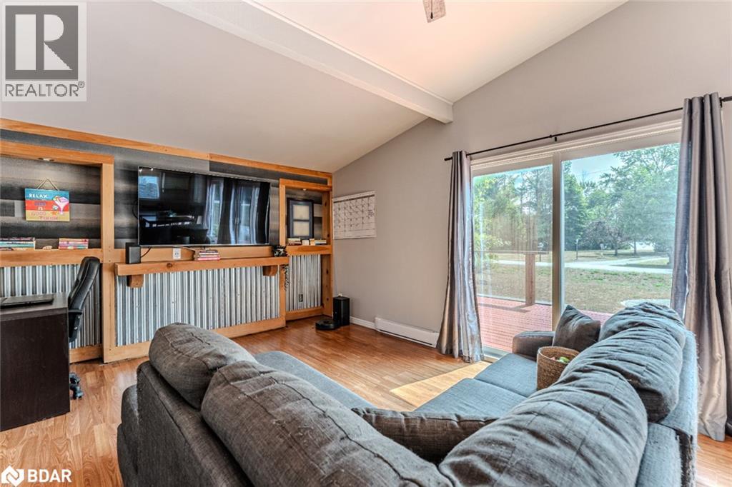 Photo 5 of 3304 Lake St George Blvd, Severn ON