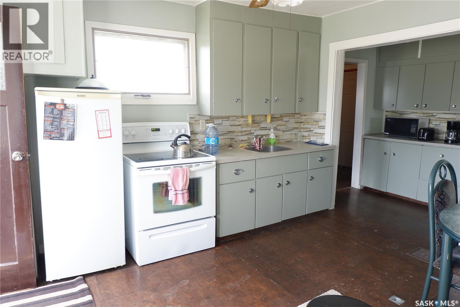 11 B AVENUE - 4