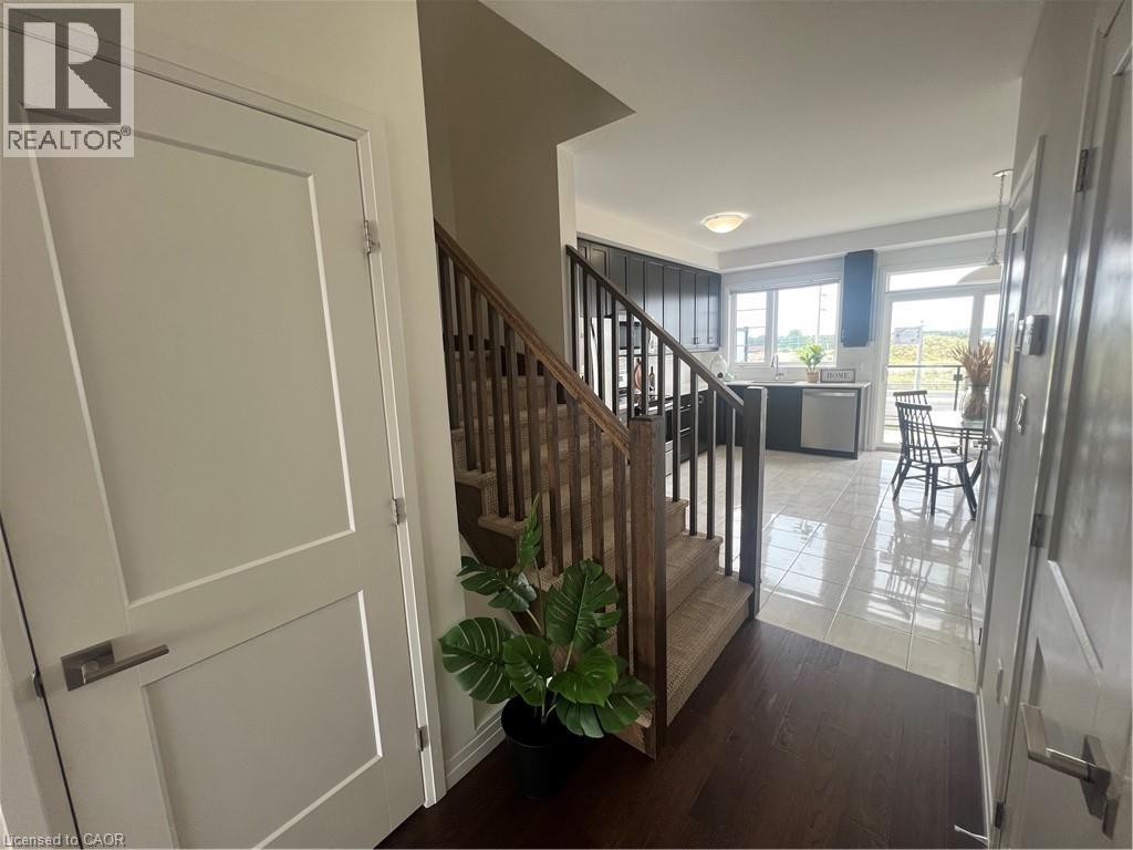 Photo 11 of 30 Times Square Boulevard Unit 197, Stoney Creek ON