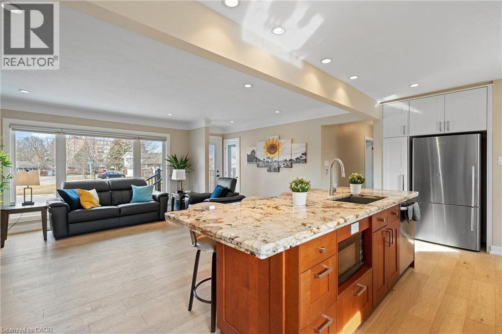 Photo 13 of 28 Dale Avenue, Hamilton ON