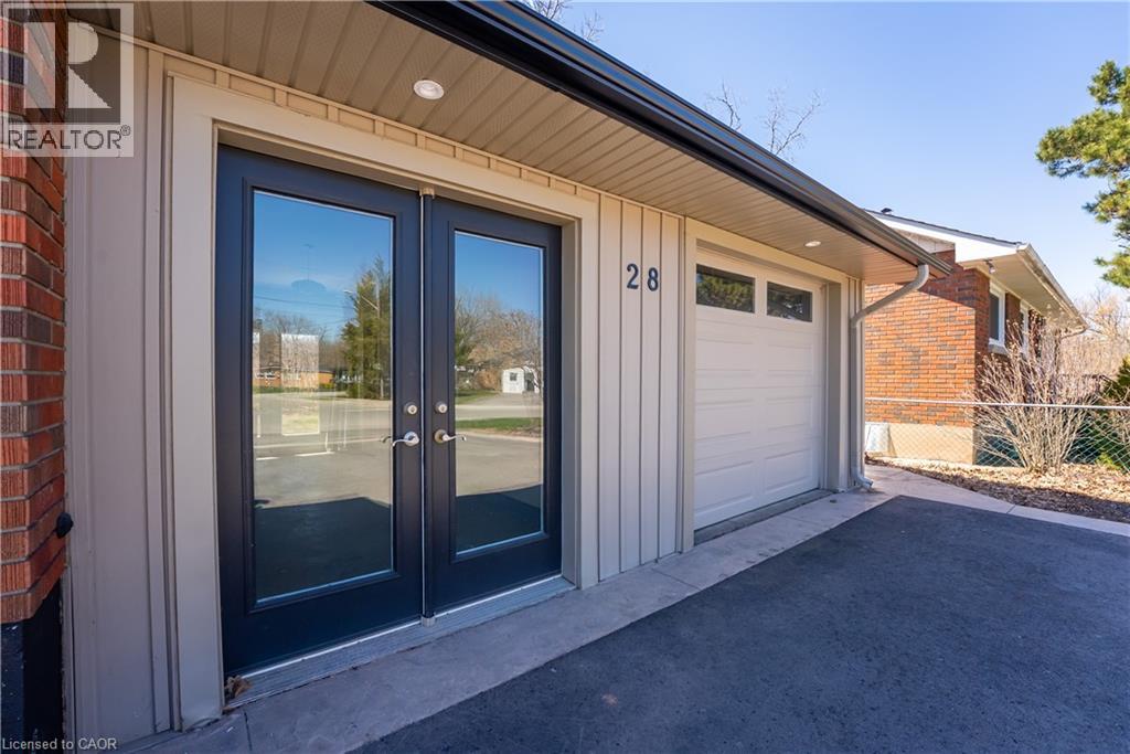 Photo 6 of 28 Dale Avenue, Hamilton ON