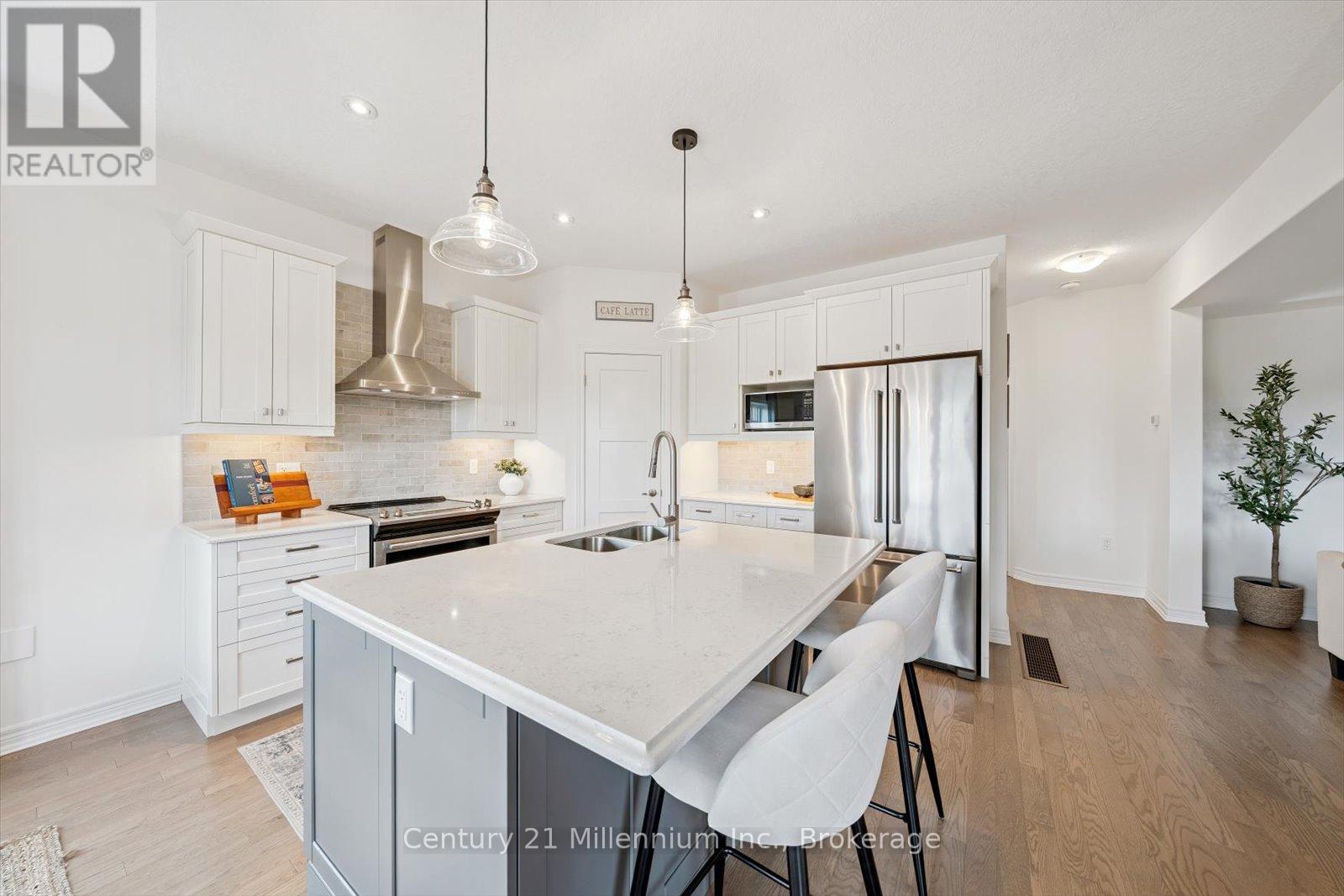 Photo 14 of 17 Bassett Street, Collingwood ON