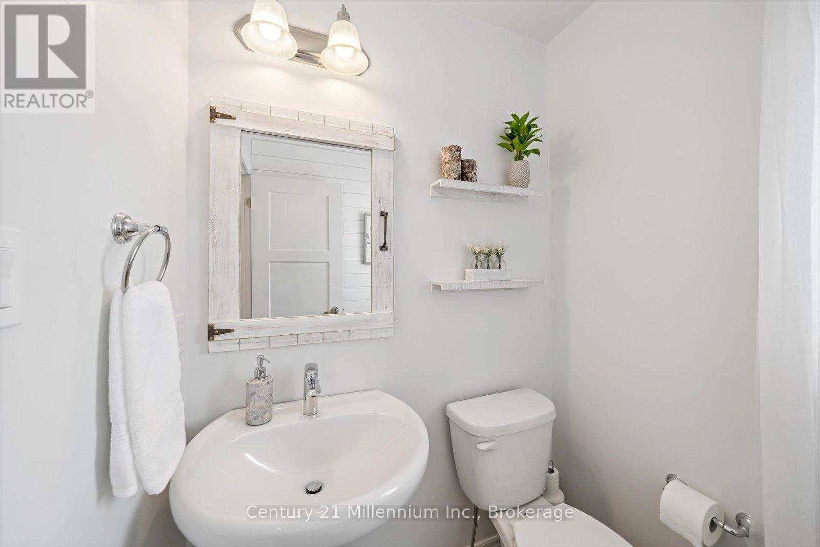 Photo 24 of 17 Bassett Street, Collingwood ON