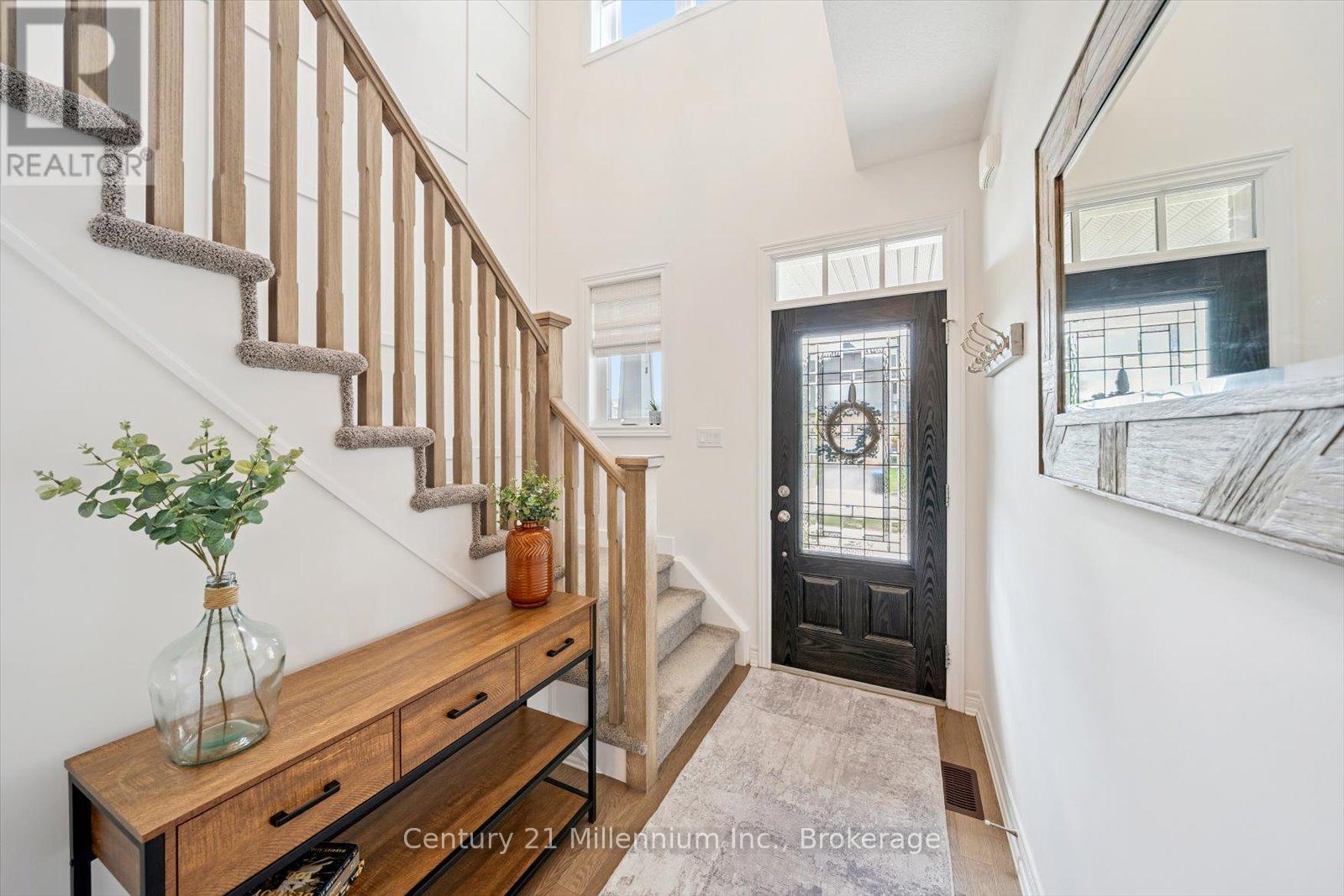 Photo 7 of 17 Bassett Street, Collingwood ON