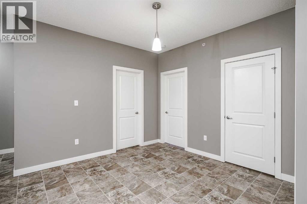 Photo 11 of 442 23 Millrise Drive Sw, Calgary AB
