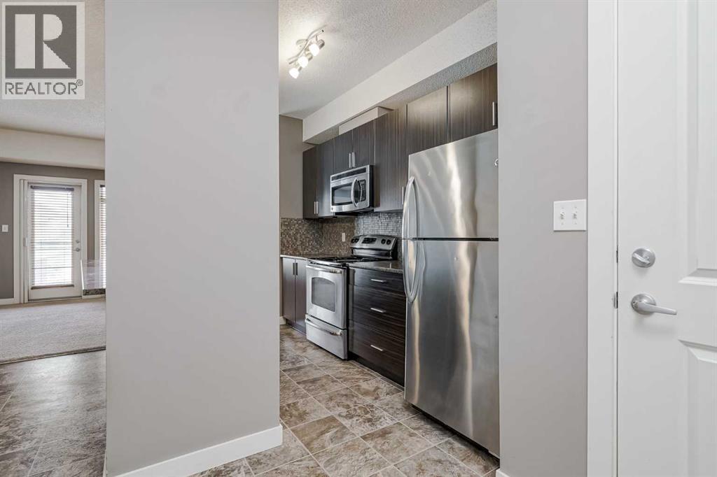 Photo 6 of 442 23 Millrise Drive Sw, Calgary AB