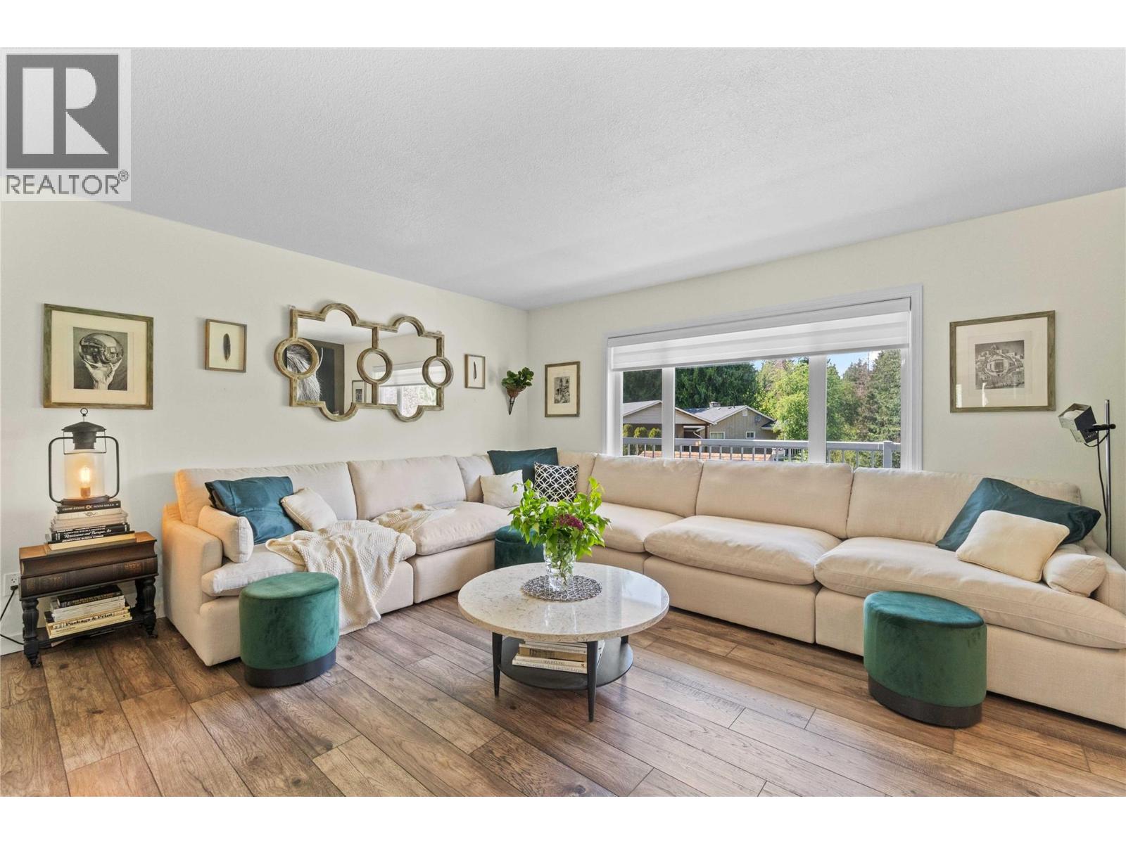 2449 Waverly Place, Blind Bay