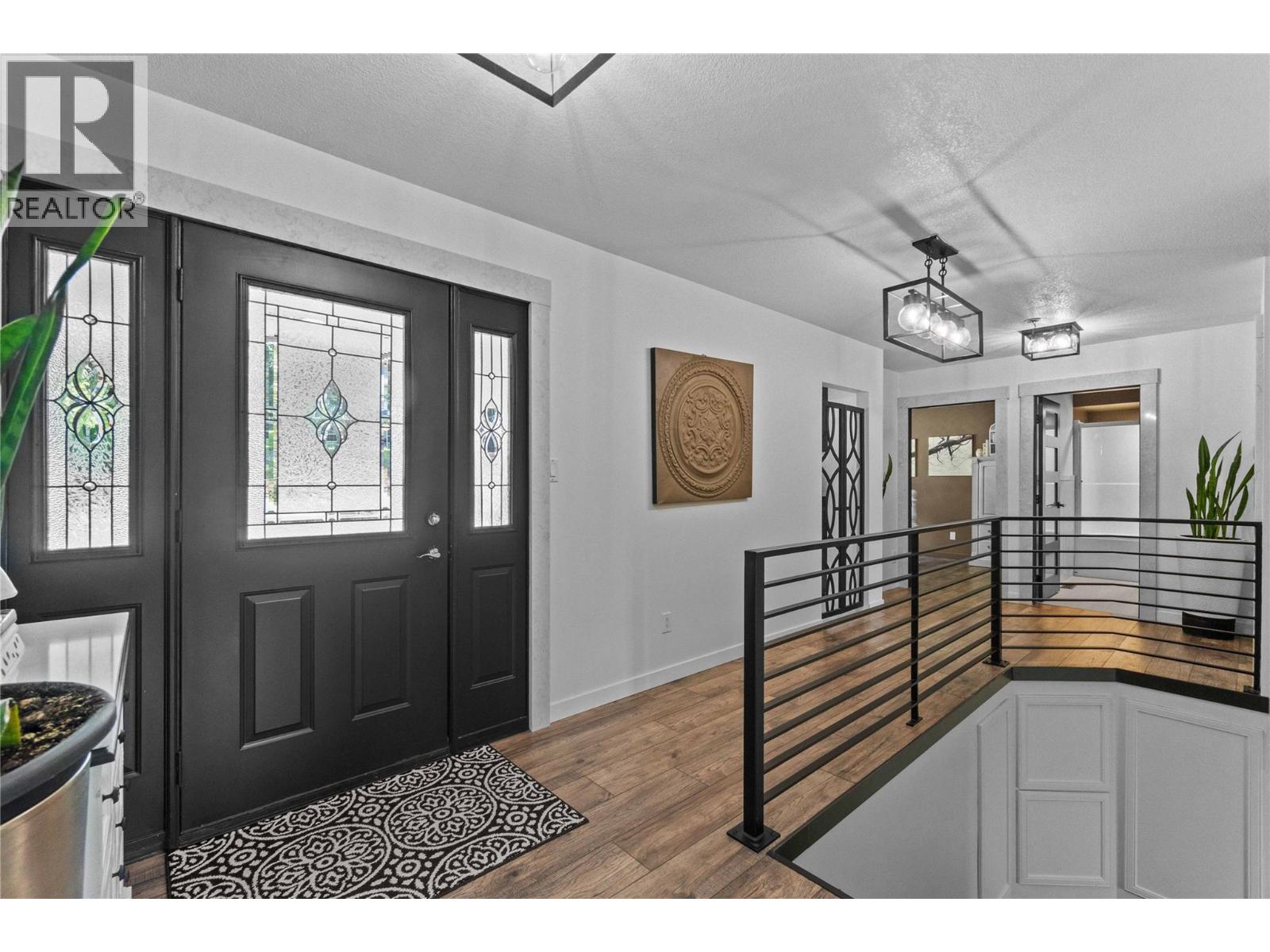 2449 Waverly Place, Blind Bay
