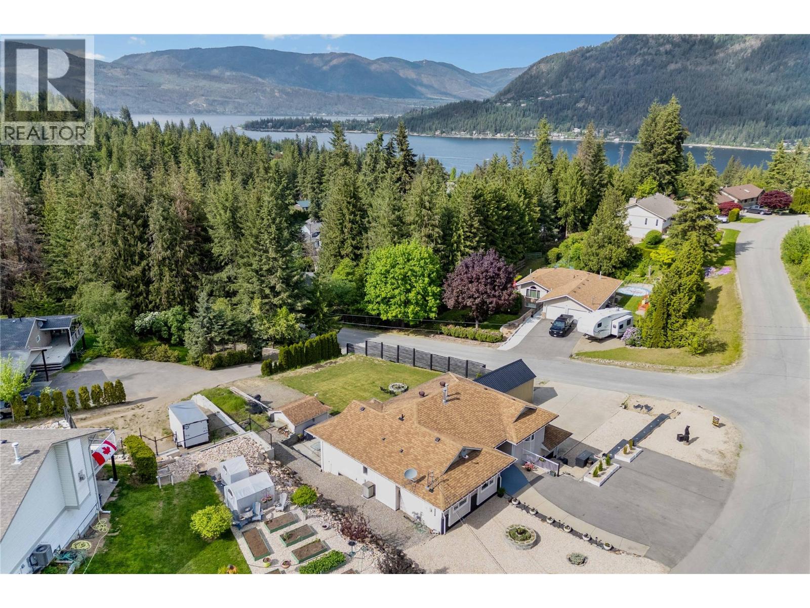 2449 Waverly Place, Blind Bay