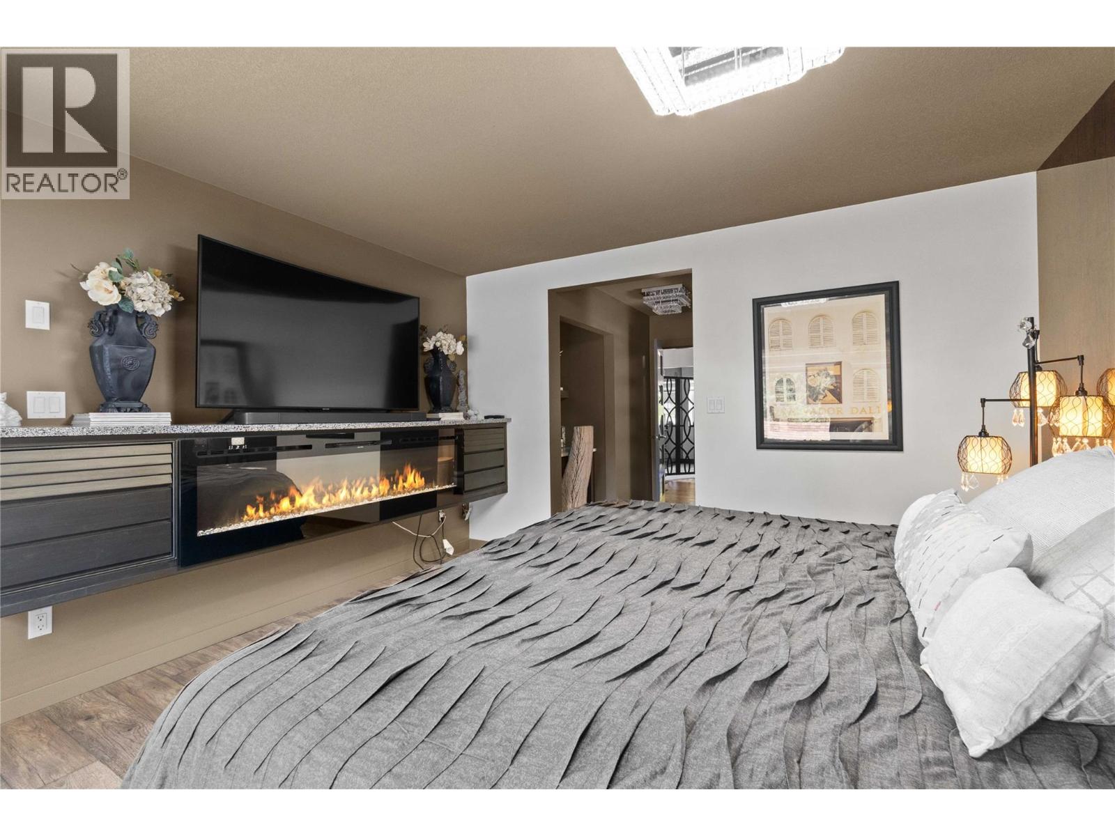 2449 Waverly Place, Blind Bay