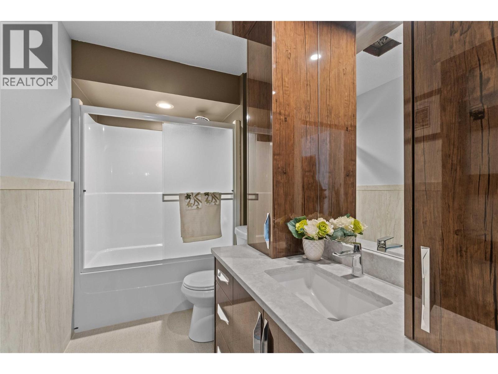 2449 Waverly Place, Blind Bay