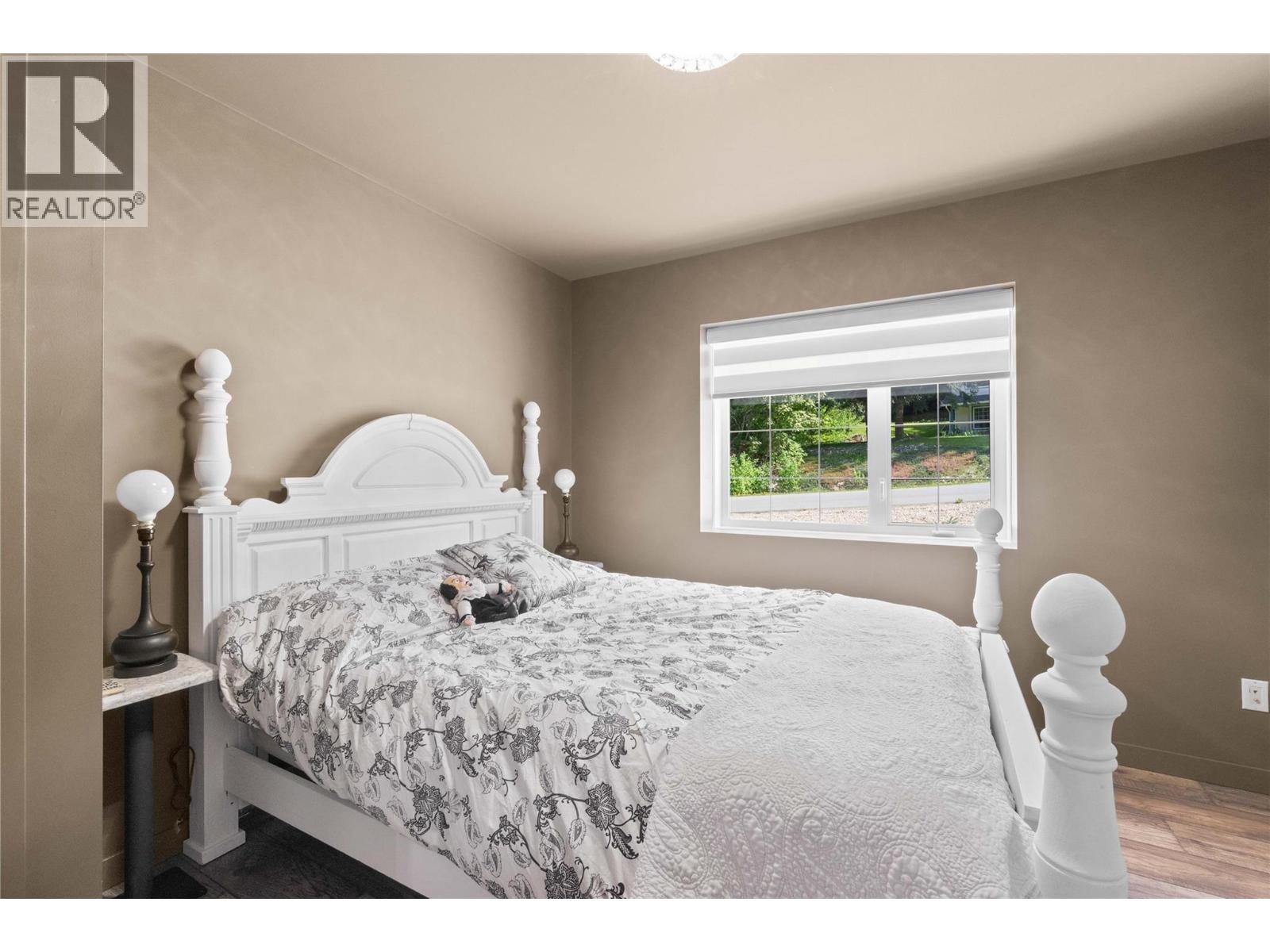 2449 Waverly Place, Blind Bay