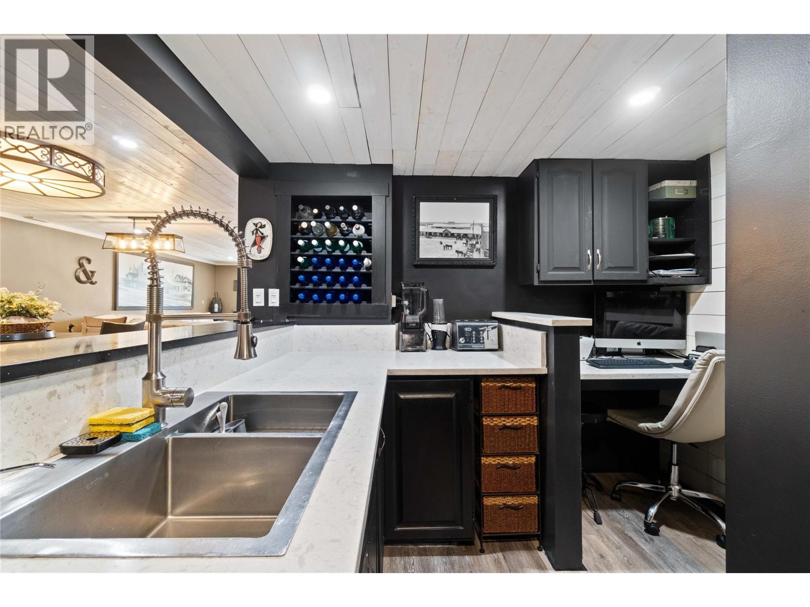 2449 Waverly Place, Blind Bay
