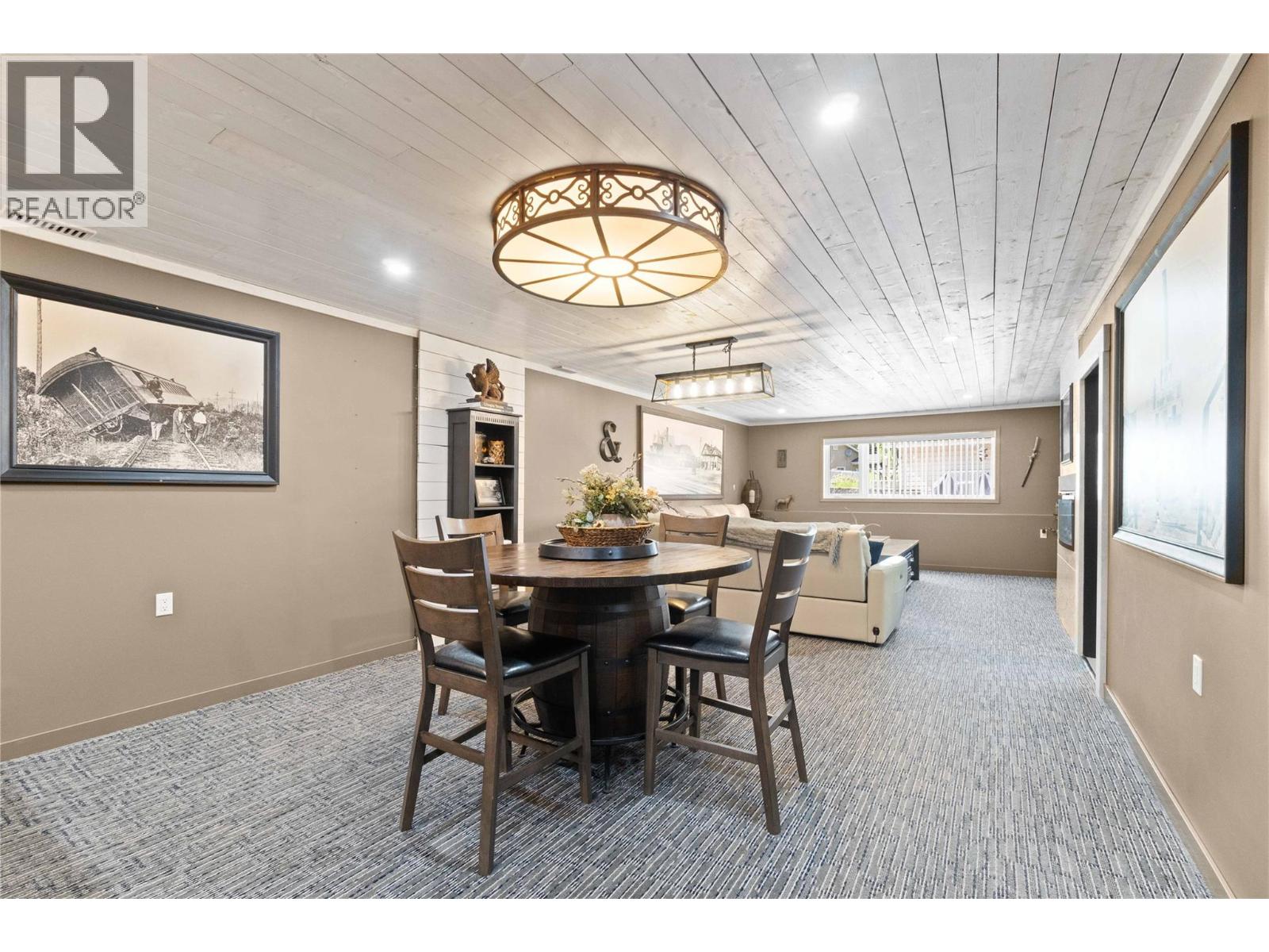 2449 Waverly Place, Blind Bay