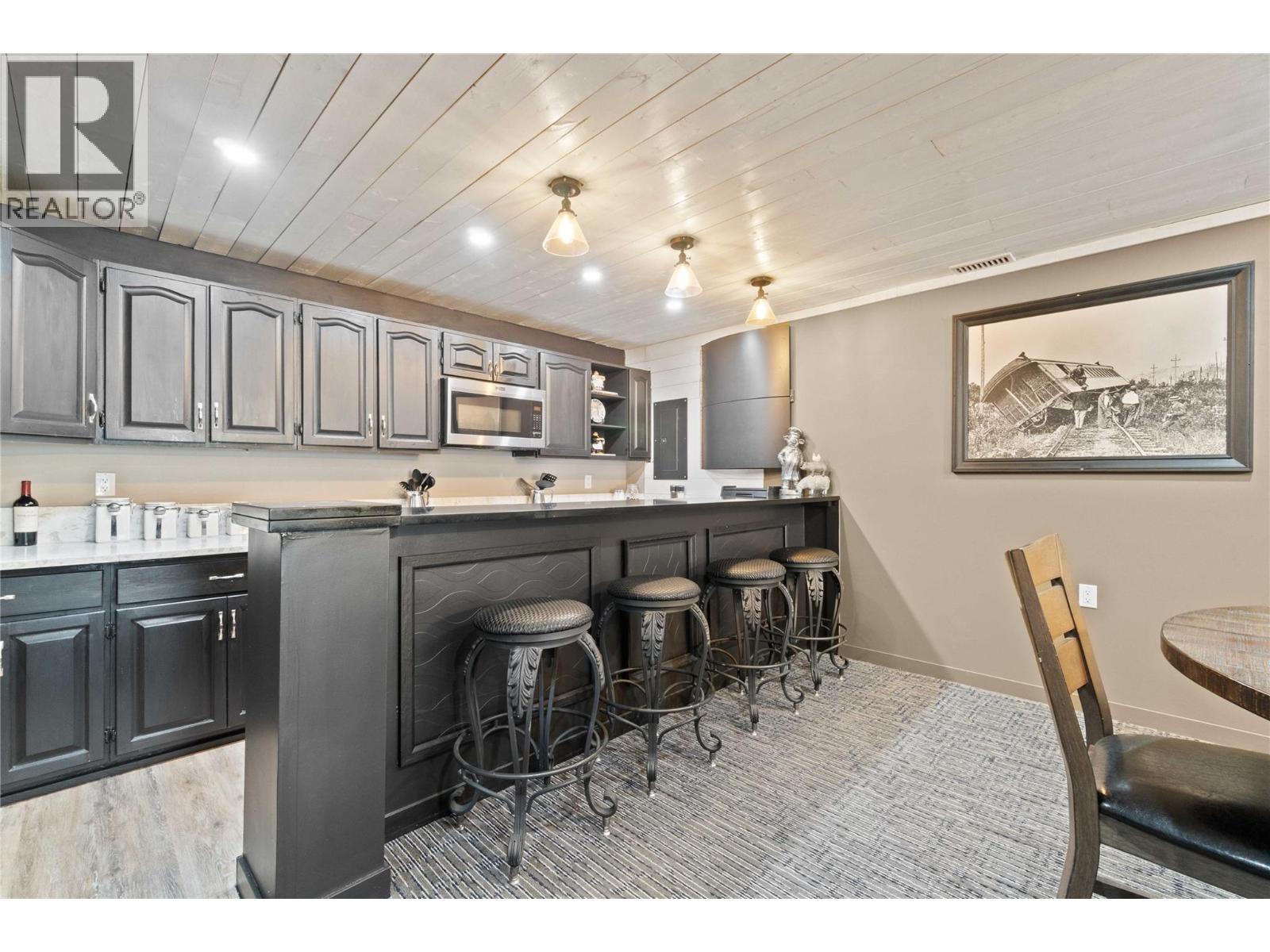 2449 Waverly Place, Blind Bay