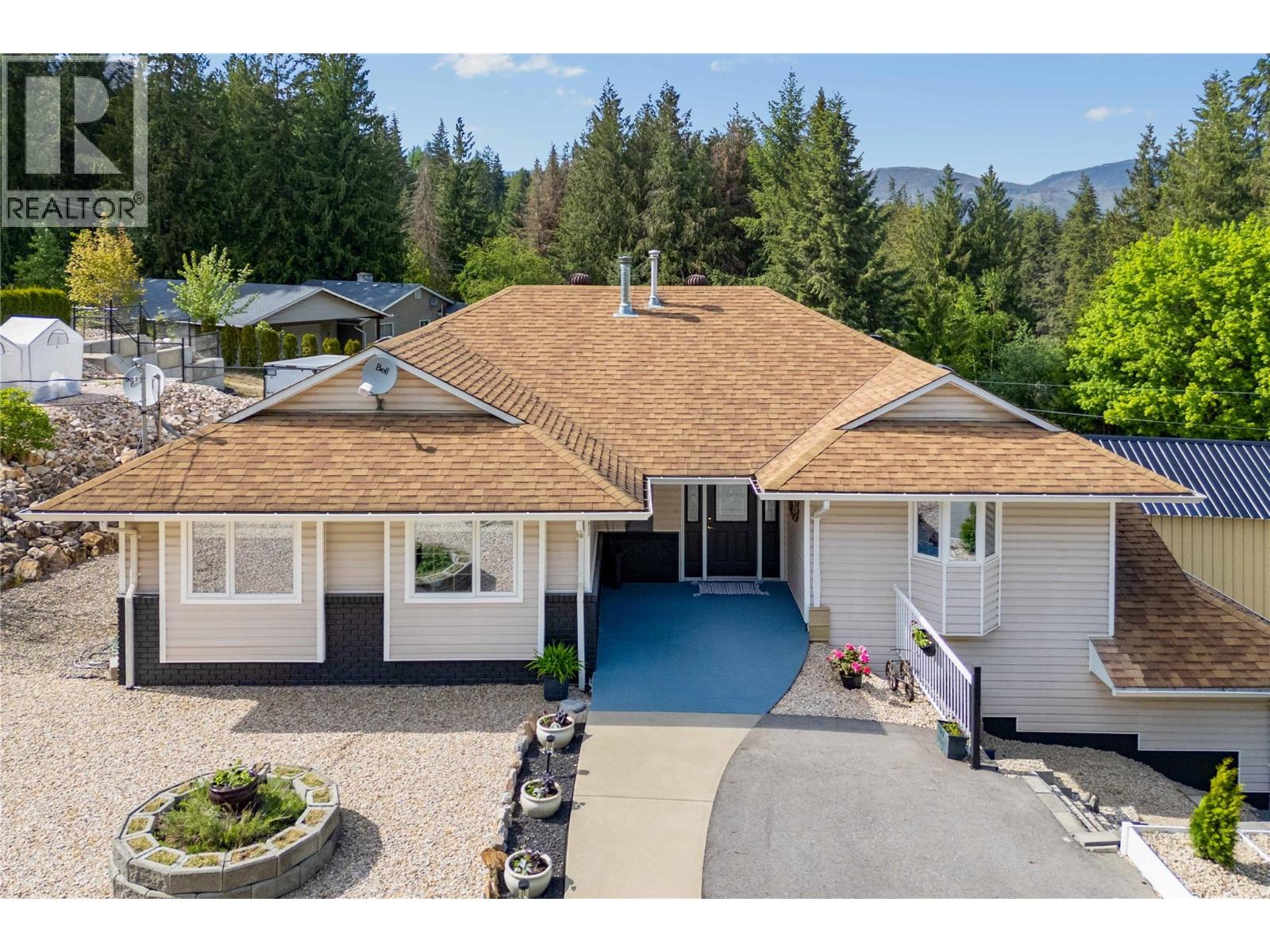 2449 Waverly Place, Blind Bay