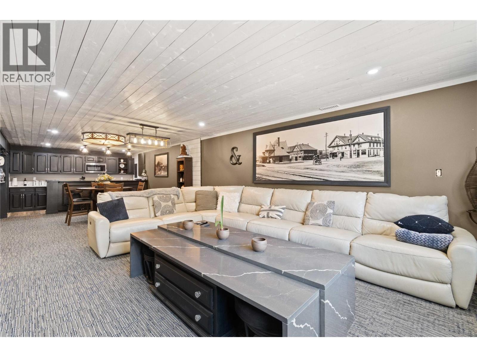 2449 Waverly Place, Blind Bay
