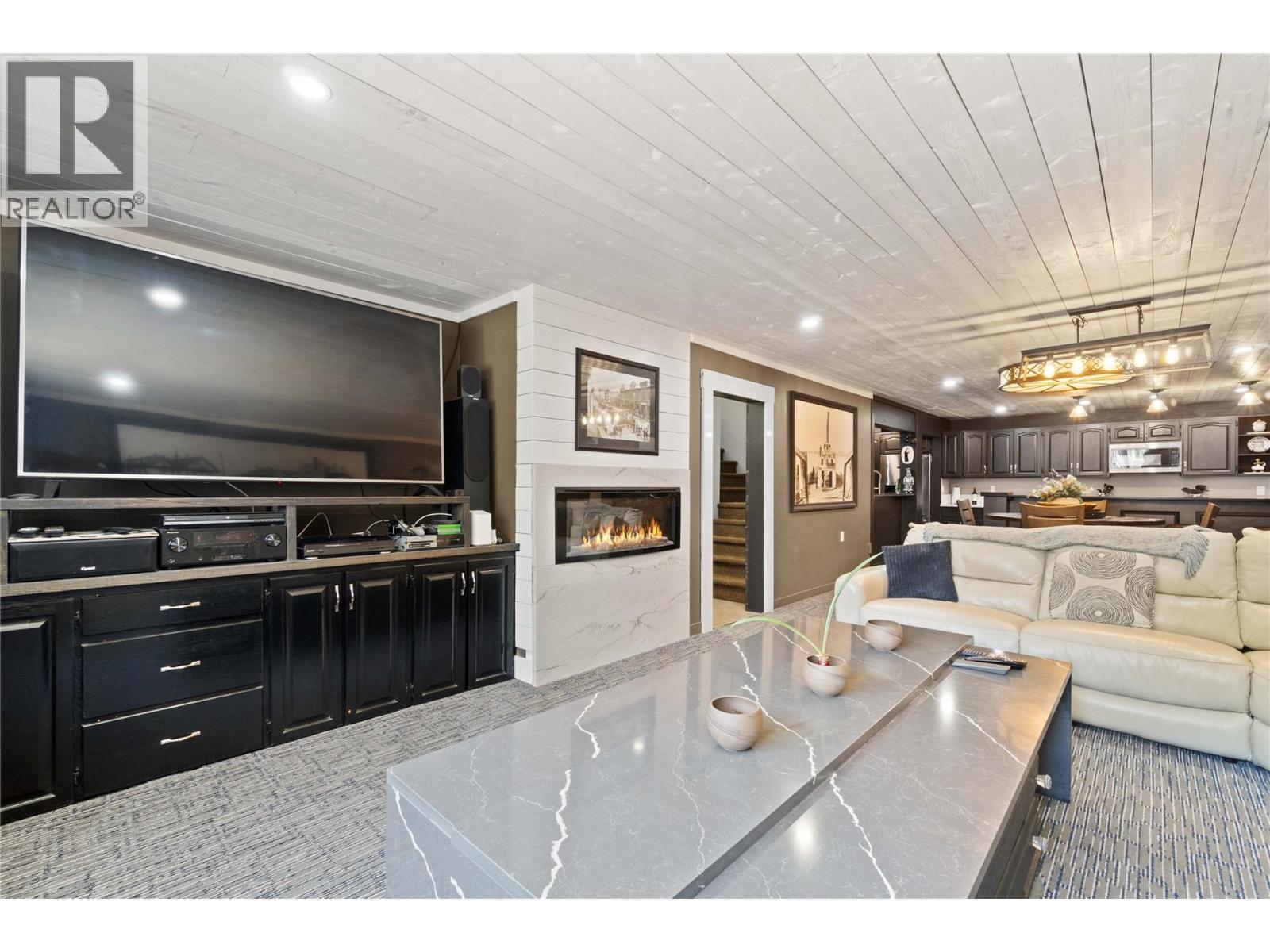 2449 Waverly Place, Blind Bay