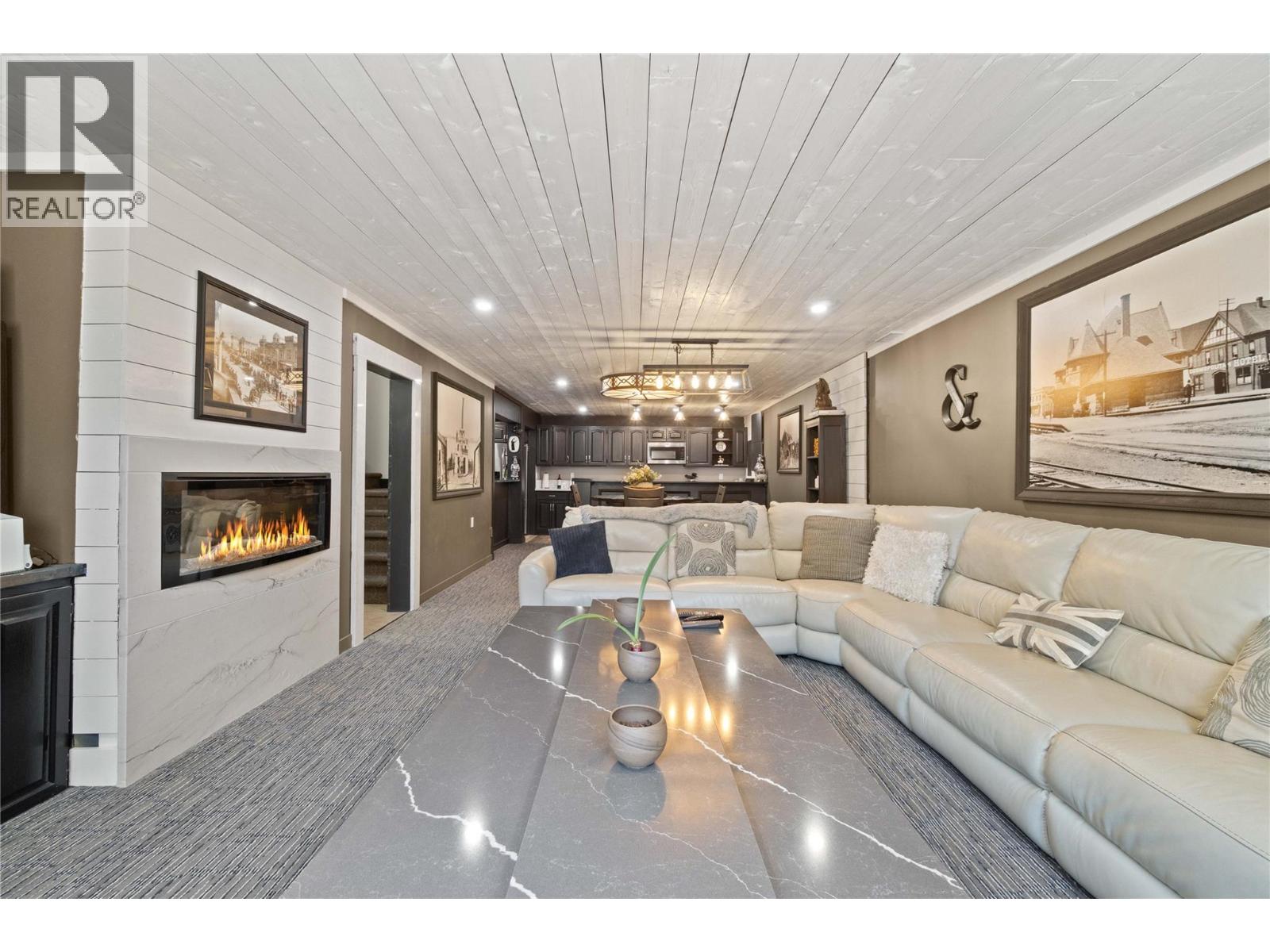 2449 Waverly Place, Blind Bay