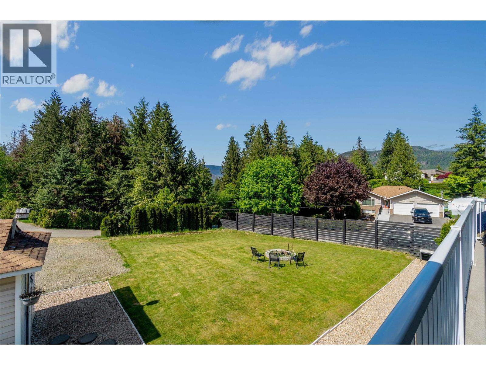 2449 Waverly Place, Blind Bay