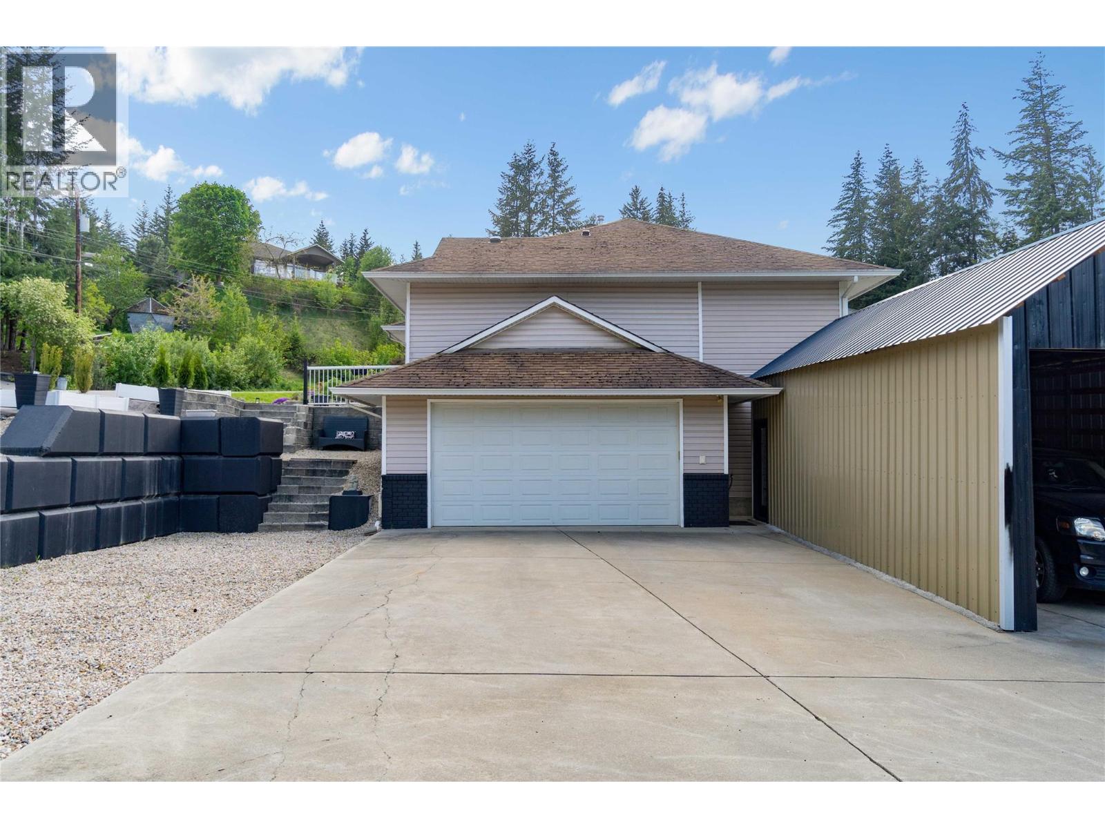 2449 Waverly Place, Blind Bay