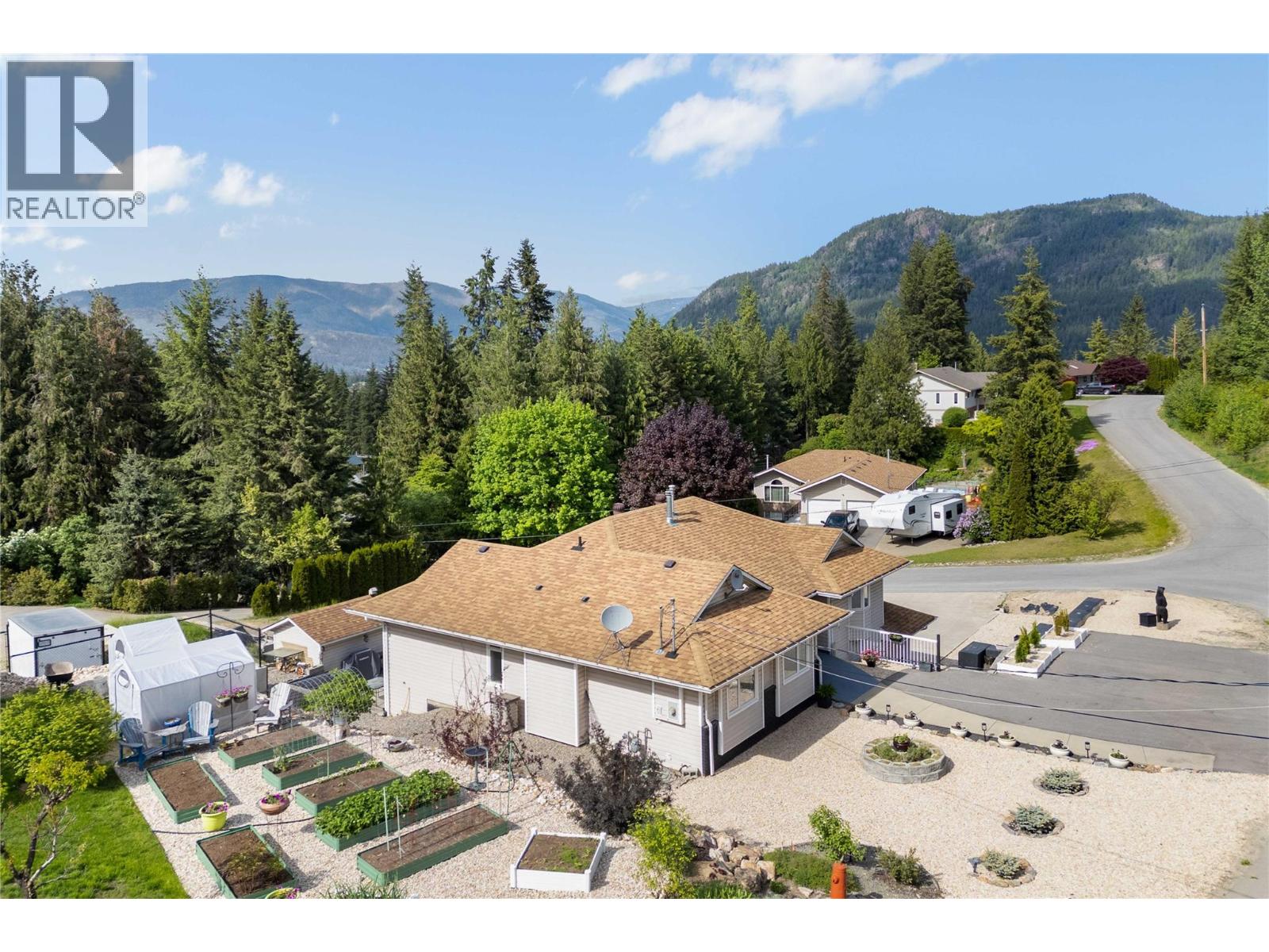 2449 Waverly Place, Blind Bay