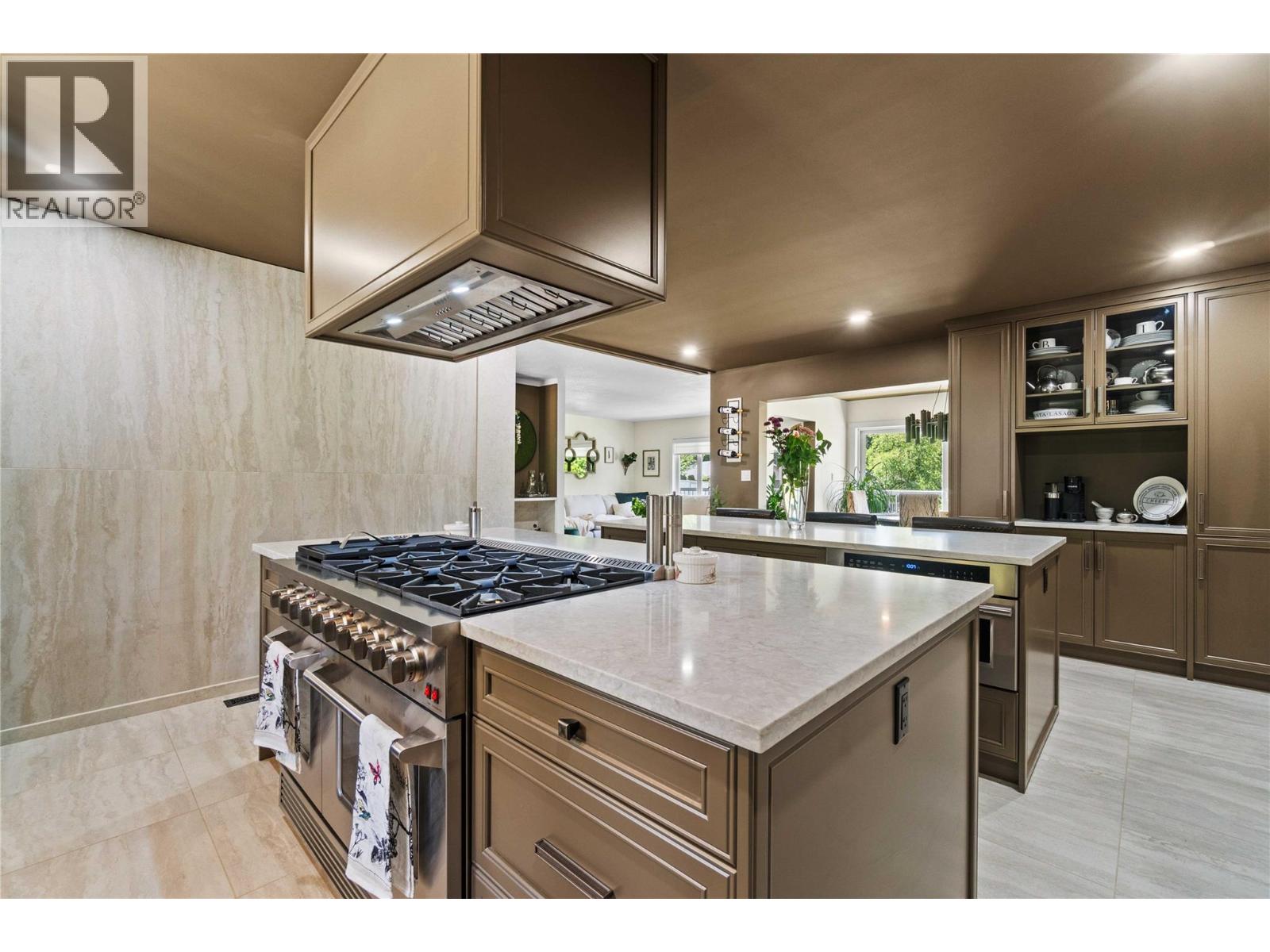 2449 Waverly Place, Blind Bay