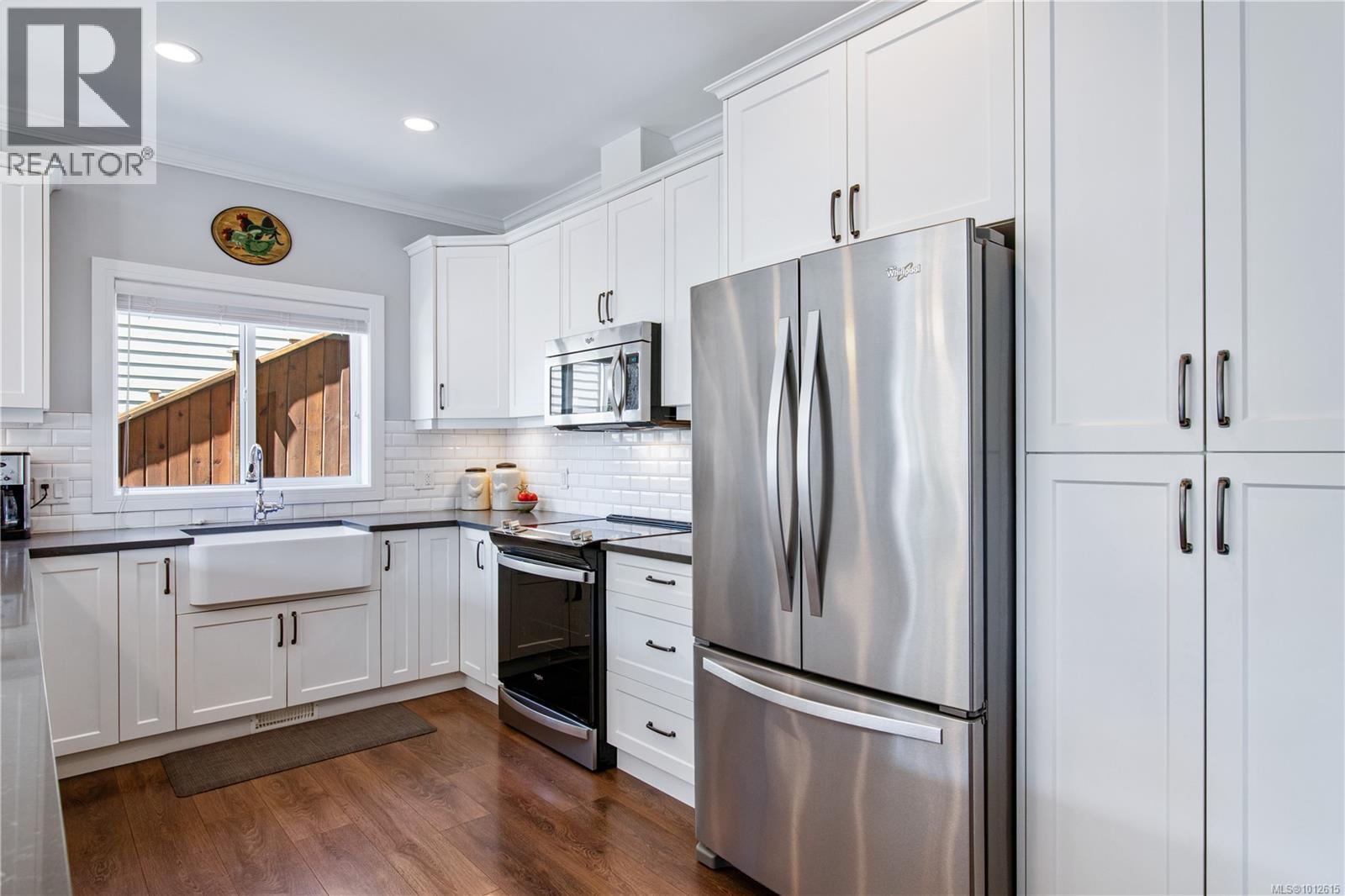 Photo 10 of 1194 Bombardier Cres, Langford BC