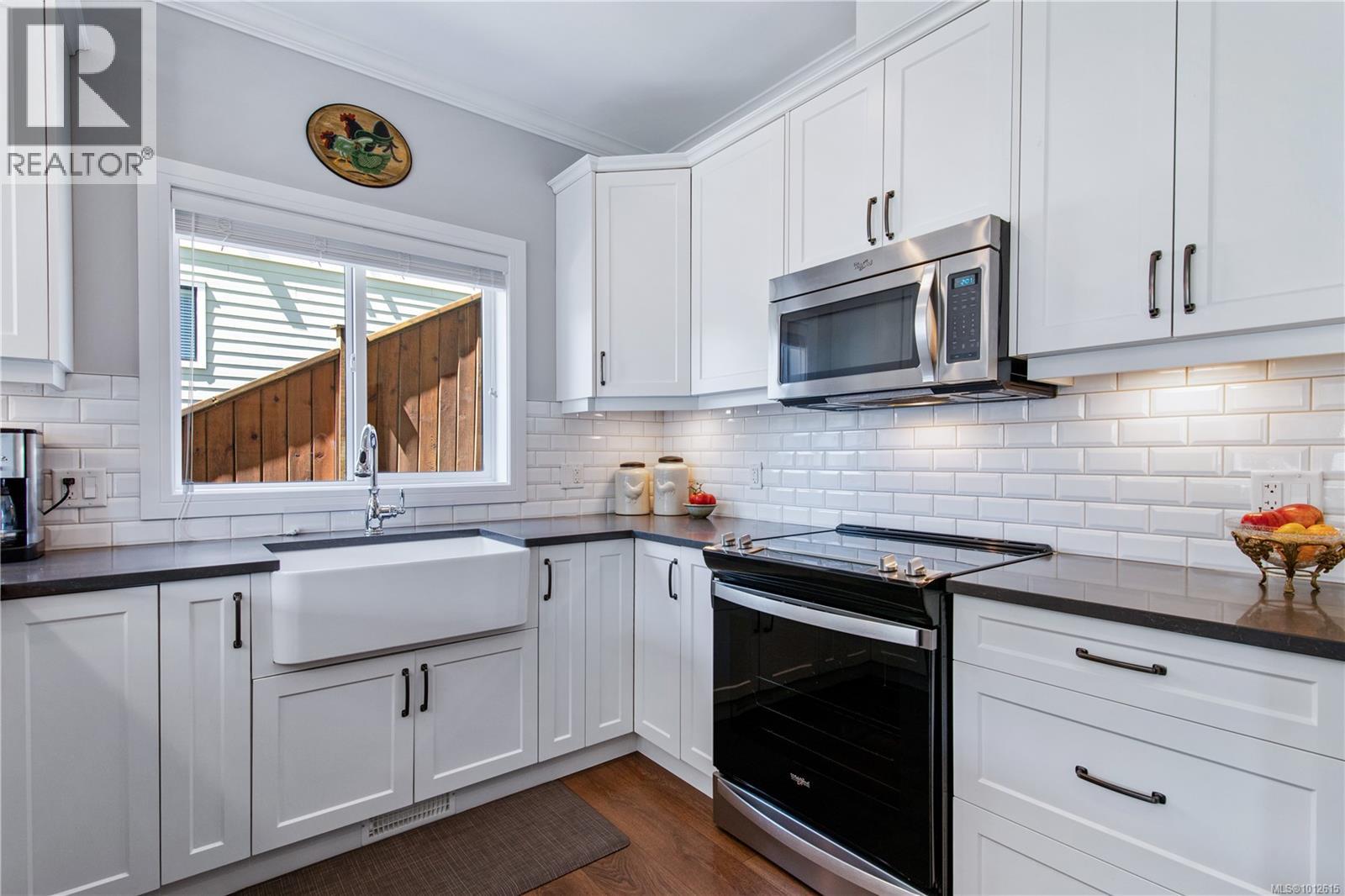 Photo 11 of 1194 Bombardier Cres, Langford BC