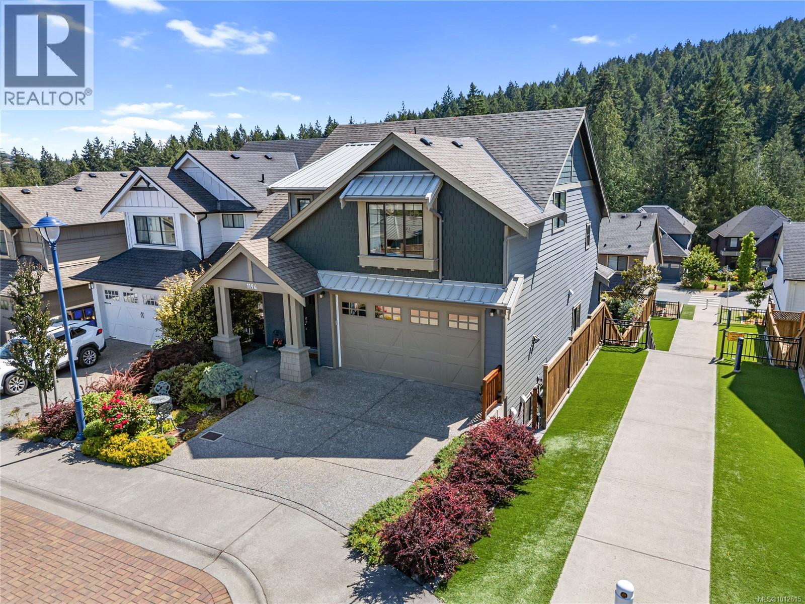 Photo 2 of 1194 Bombardier Cres, Langford BC