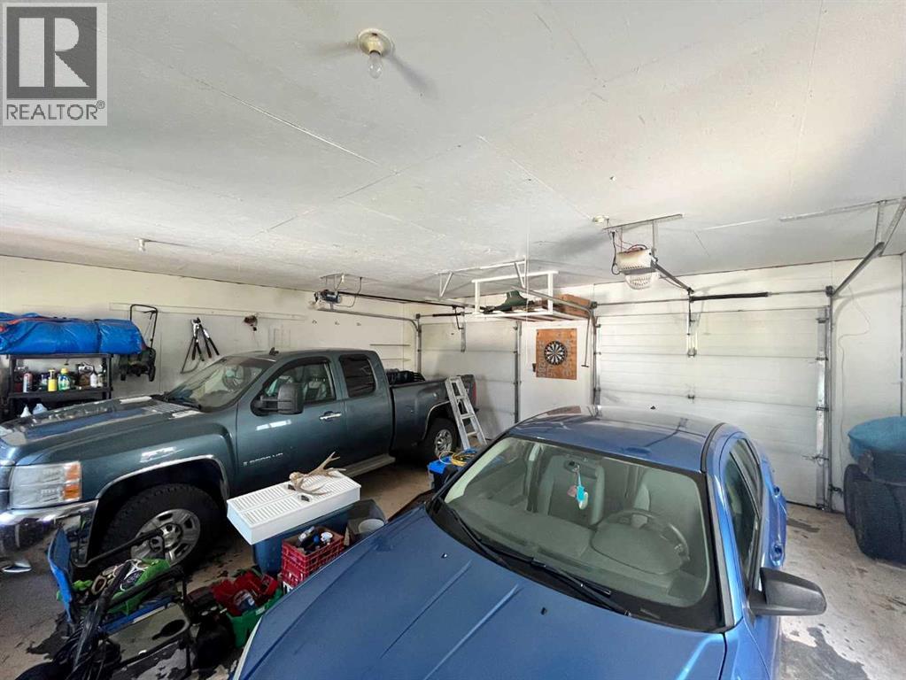 Photo 5 of 5043 44 Avenue, Taber AB