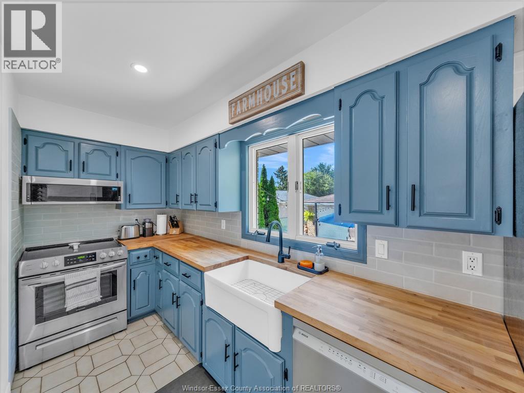 Photo 11 of 542 Concession Rd 2 North, Amherstburg ON