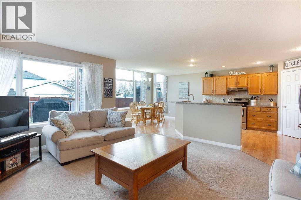 Single Family House for Sale in  Coventry Drive NE Coventry Hills Calgary 