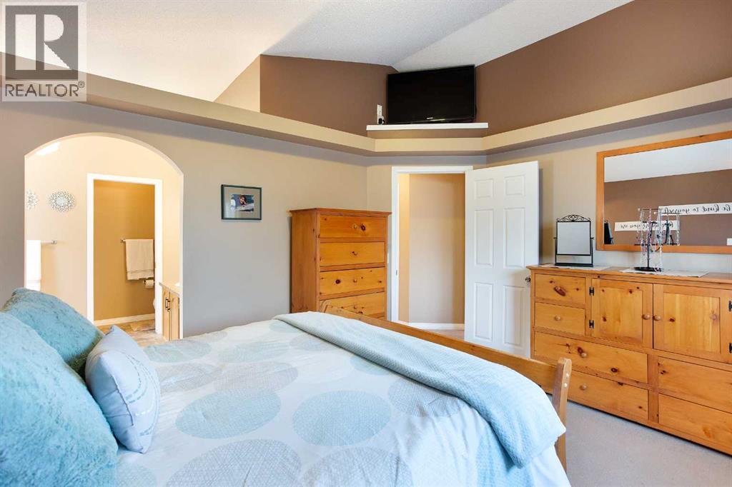 Single Family House for Sale in  Coventry Drive NE Coventry Hills Calgary 