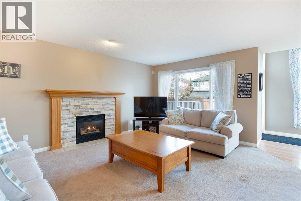 Single Family House for Sale in  Coventry Drive NE Coventry Hills Calgary 