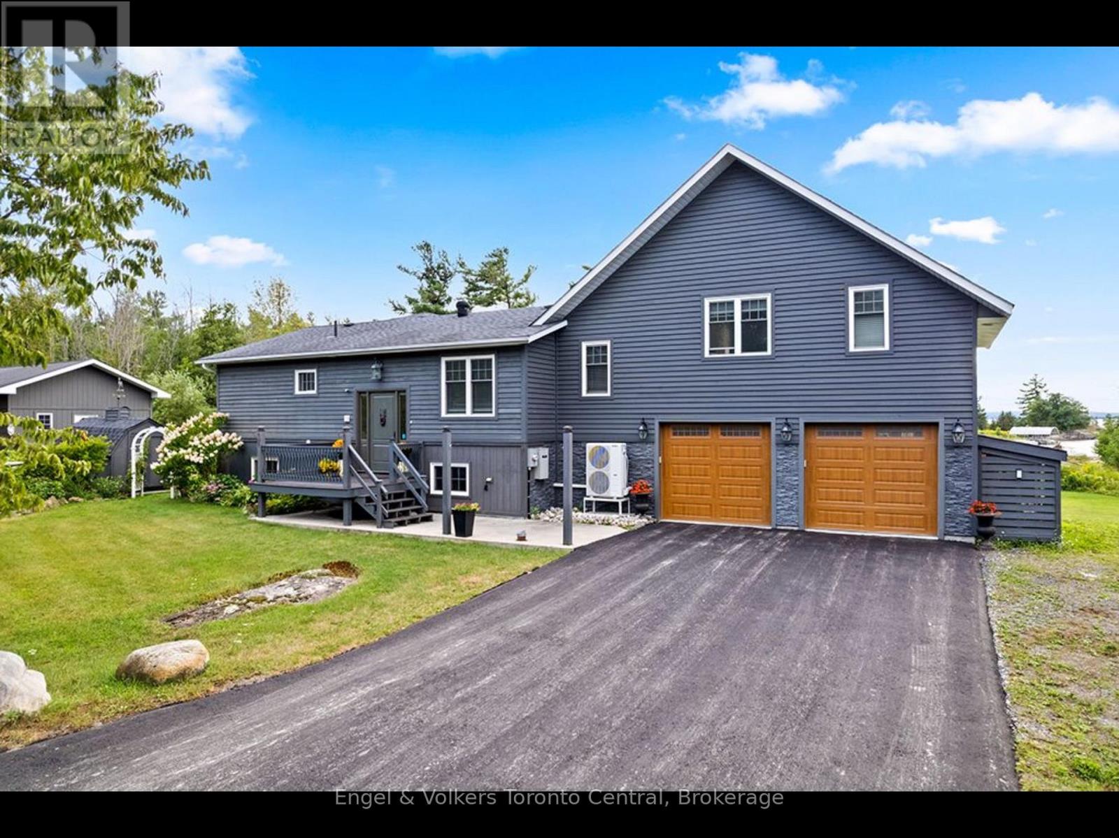 Photo 2 of 9 Osprey Way, Georgian Bay ON