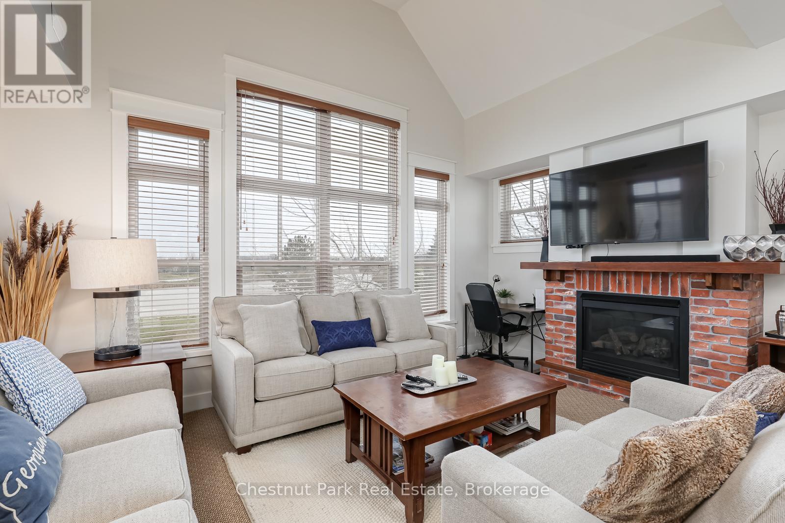 Photo 11 of 225 125 Fairway Court, Blue Mountains ON