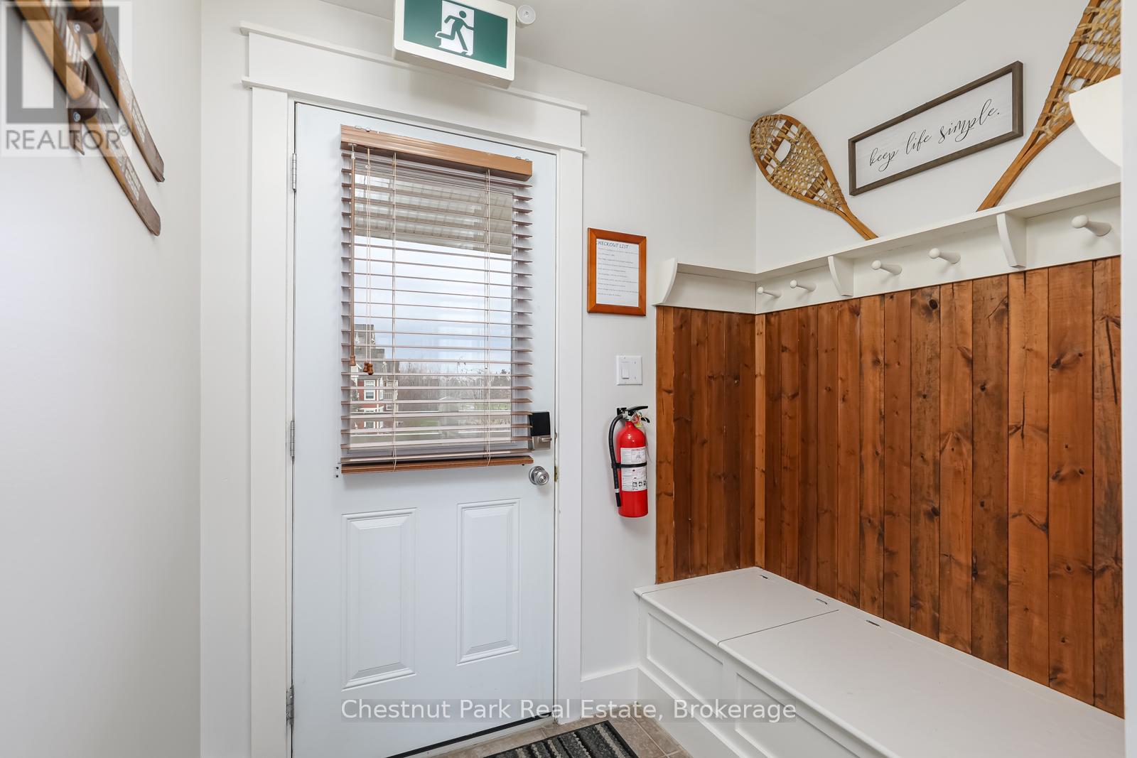 Photo 3 of 225 125 Fairway Court, Blue Mountains ON