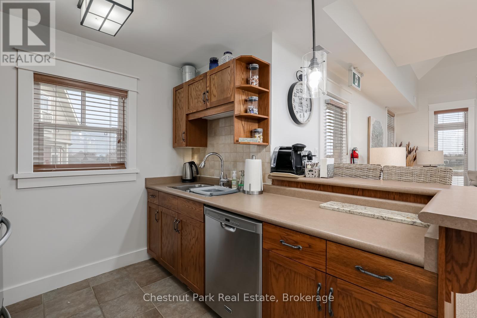Photo 7 of 225 125 Fairway Court, Blue Mountains ON