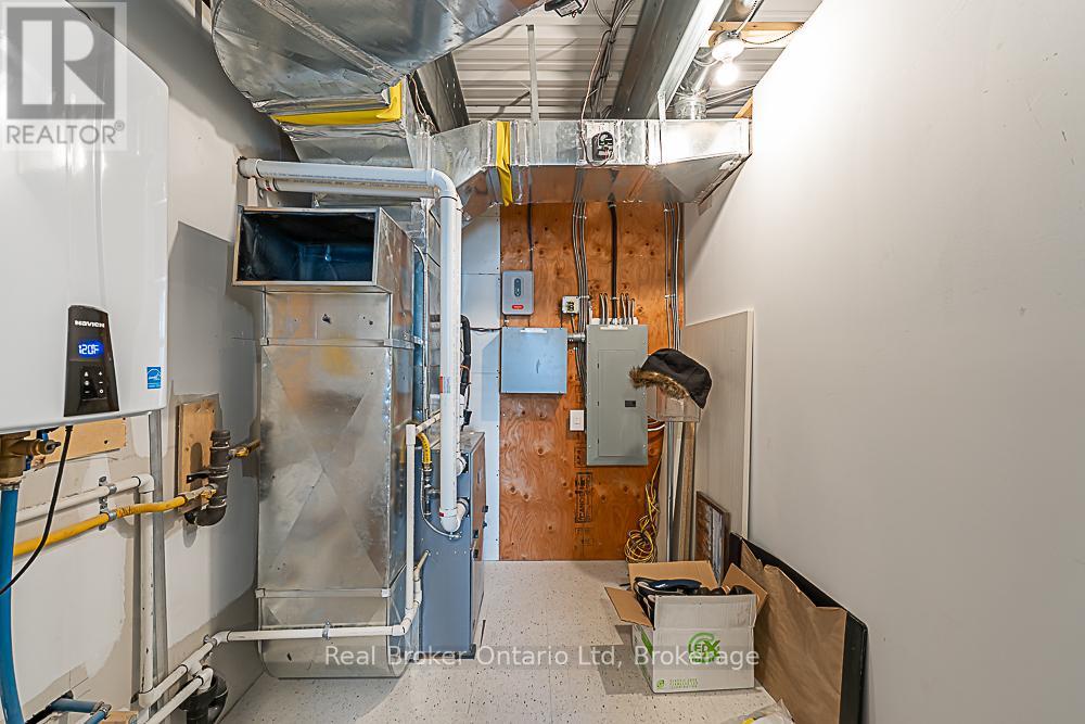 Photo 23 of 1 1525 16th Street E, Owen Sound ON