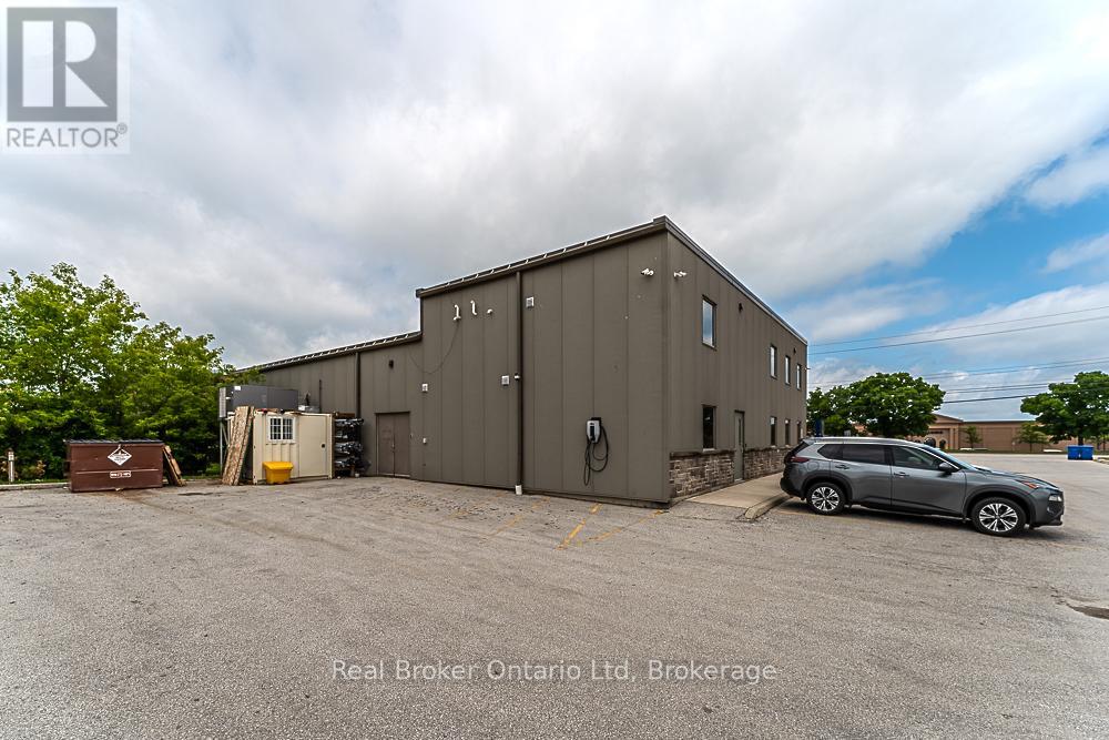 Photo 24 of 1 1525 16th Street E, Owen Sound ON