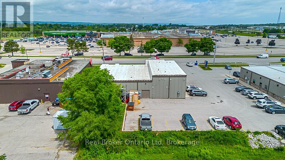 Photo 25 of 1 1525 16th Street E, Owen Sound ON