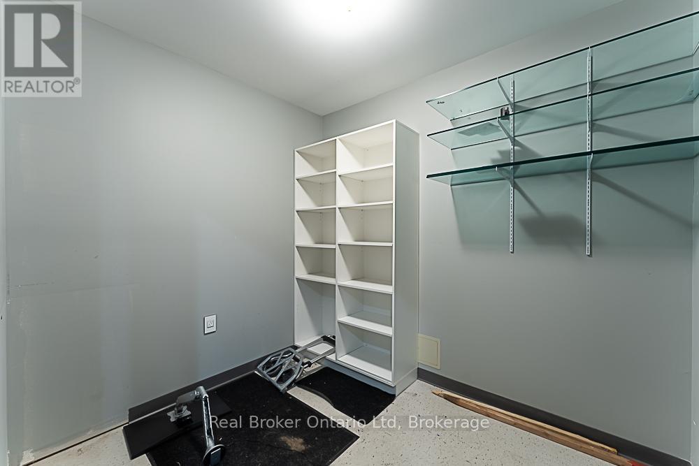 Photo 4 of 1 1525 16th Street E, Owen Sound ON