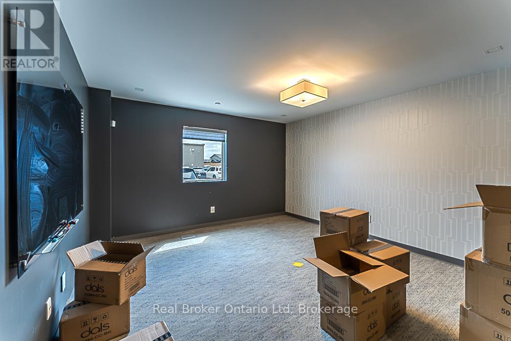 Photo 5 of 1 1525 16th Street E, Owen Sound ON